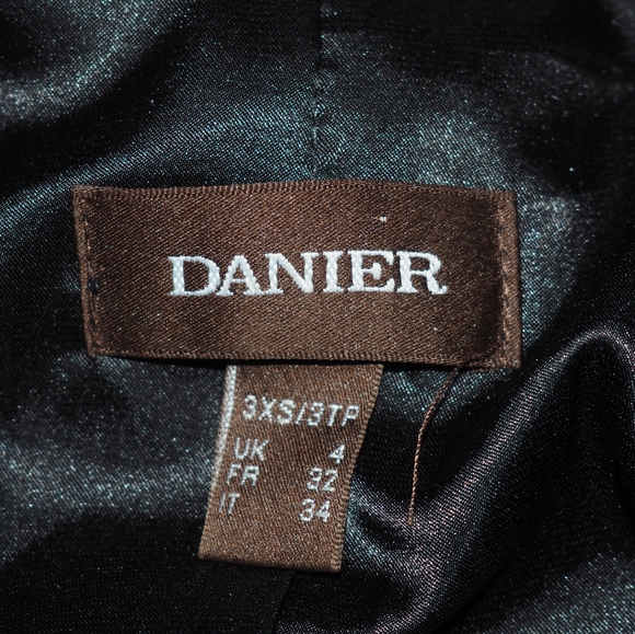 Danier Woman's Black and White Leather Jacket - Picture 2 of 4